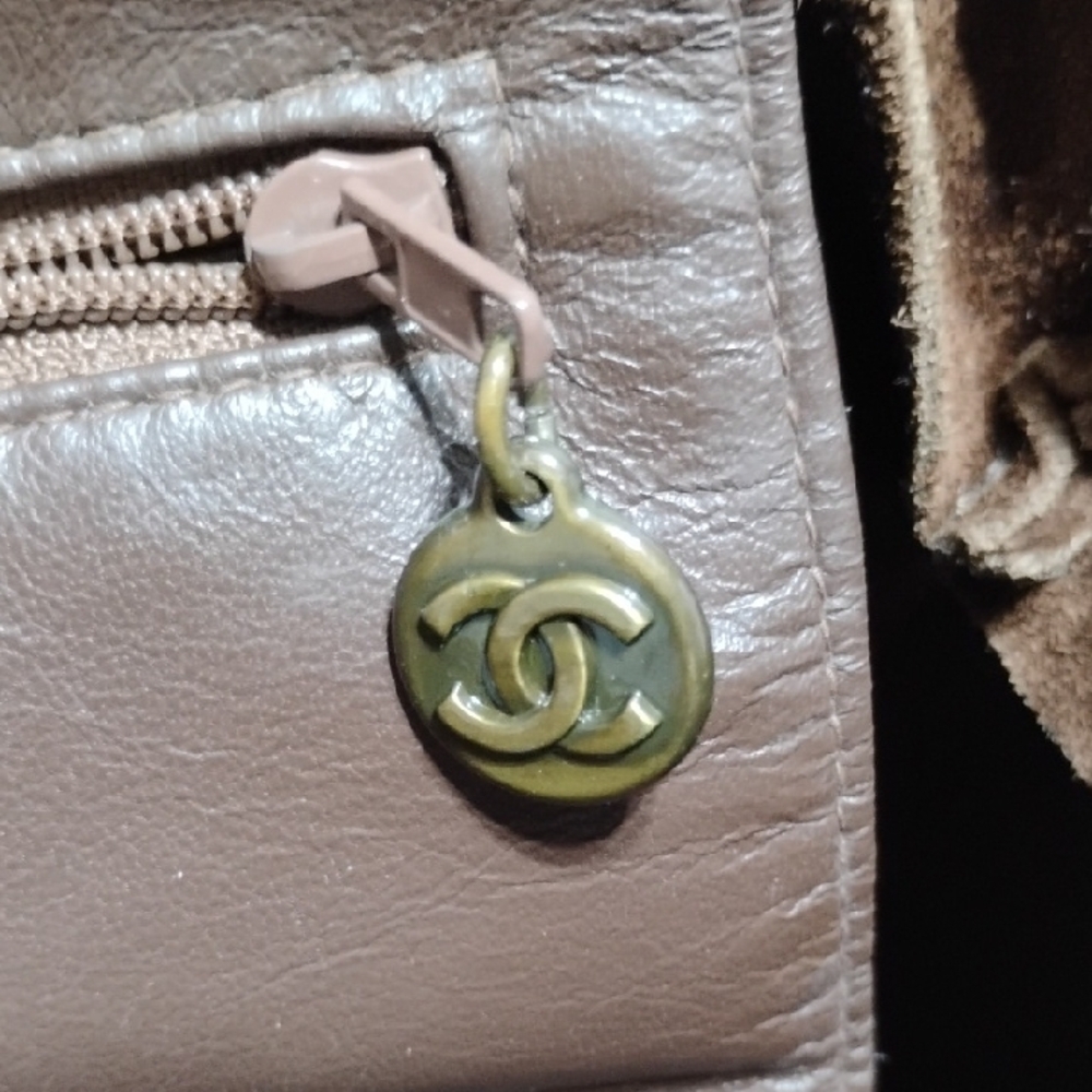 Authentic CHANEL Vintage Brown Suede Tote Handbag W Dust Bag - Picture 12 of 16